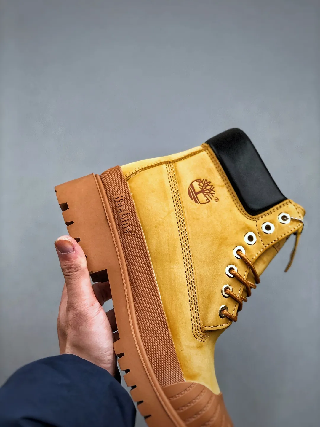 Pick up locally 💰400 Support store Timberland Timberland/Timberland rhubarb boots PREMIUM series simple and comfortable thick sole Martin boots couple style yellow upper frosted waterproof cowhide Guangdong factory quality trend hot style new process upgrade original factory last type export trade order original box original packaging with anti-odor and anti-corrosion high elastic honeycomb latex insole to give you a perfect wearing experience Size: 35 36 37 38 39 40 41 42 43 44 45 (standard code number)